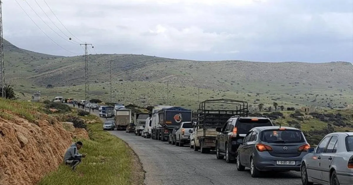 الاحتلال يتسبب بإعطاب إطارات مركبات شمال رام الله ويغلق حاجز عطارة